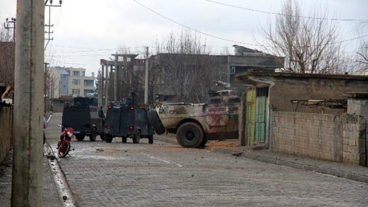 İzinsiz Açılan Yardım Çadırı Polis Tarafından Yıkıldı