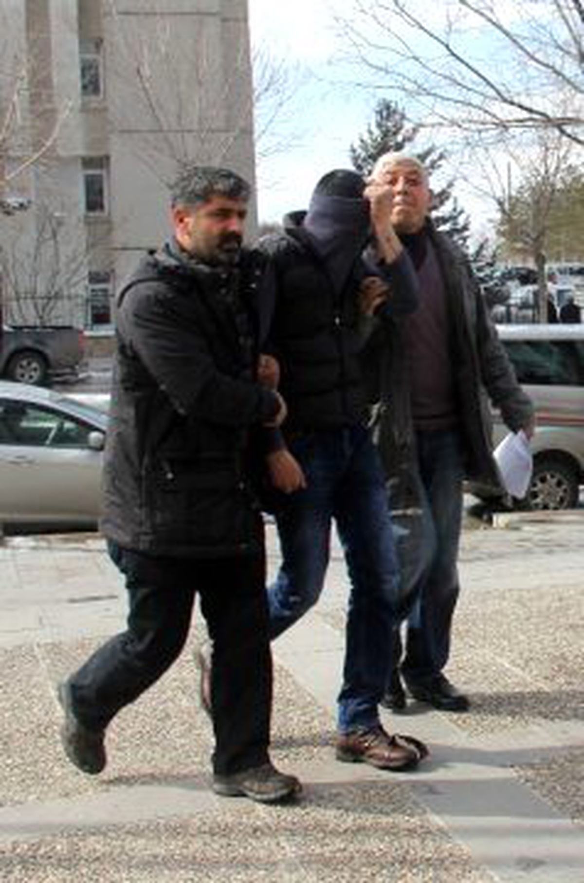 Erzurum\'da Kar Maskeli Gaspçı Kolundaki Dövmeden Yakalandı