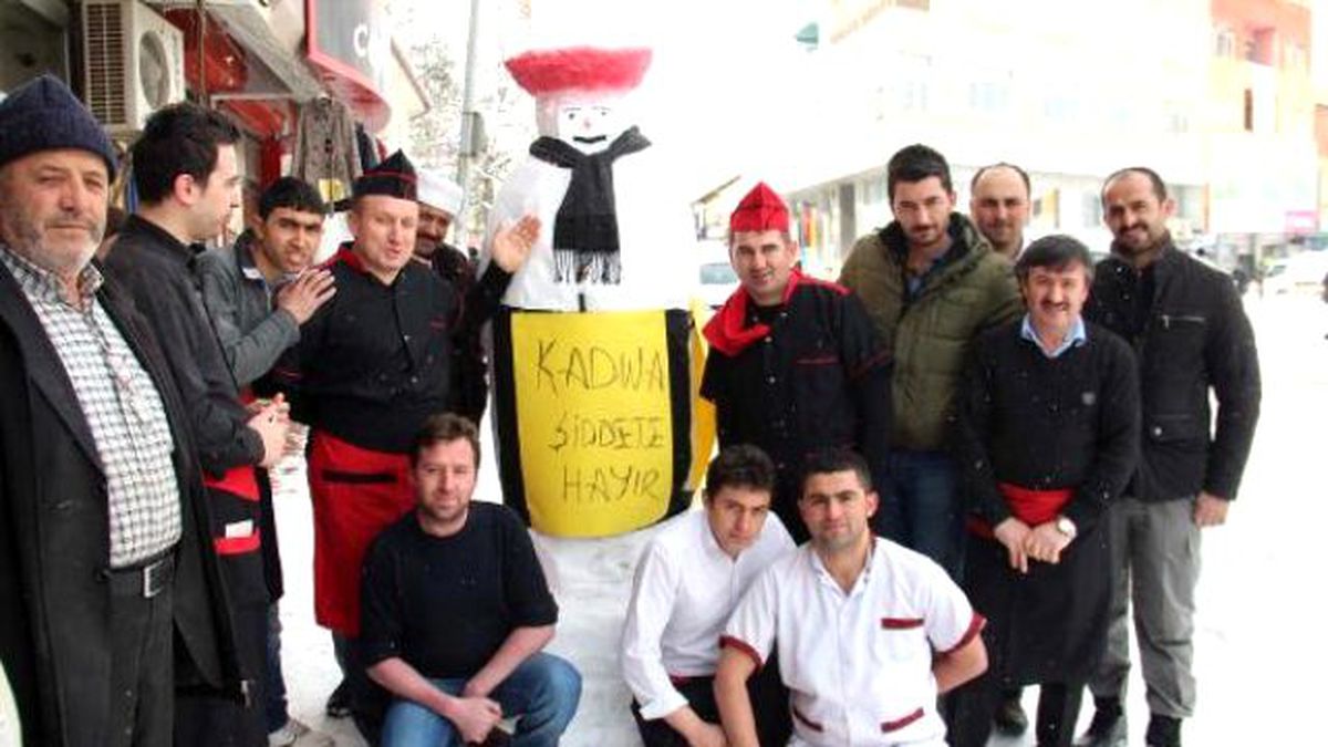 Kardan Adamlı \'Kadına Şiddete Hayır\' Mesajı