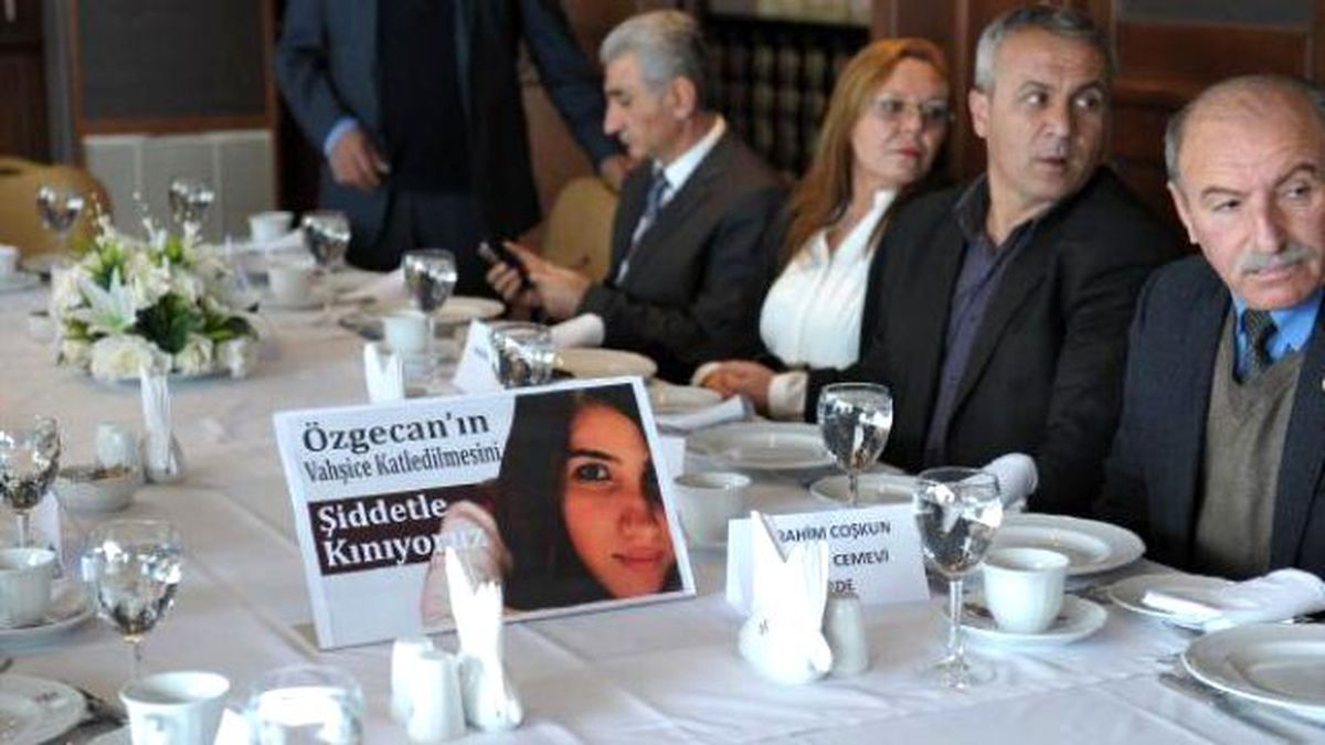 Kılıçdaroğlu, Mersin\'den Gelen Bir Grup Kanaat Önderiyle Buluştu (1)
