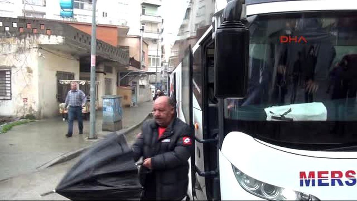 Mersin Murat Kekilli, Özgecan\'ın Ailesini Ziyaret Etti