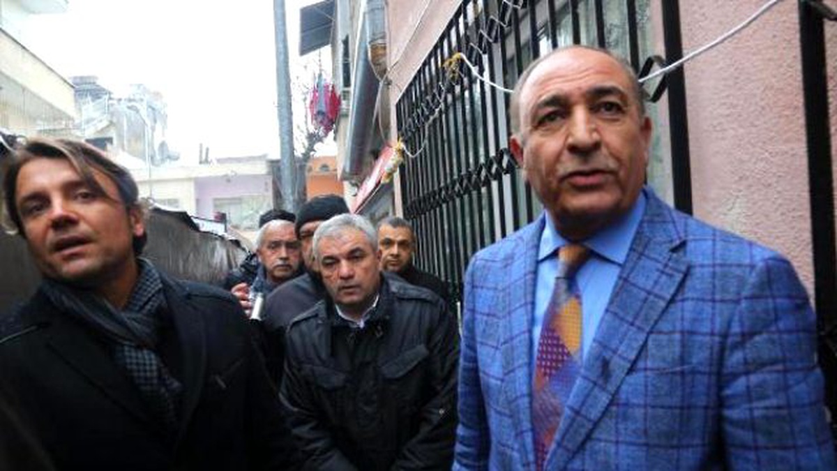 Murat Kekilli, Özgecan\'ın Ailesini Ziyaret Etti (2)