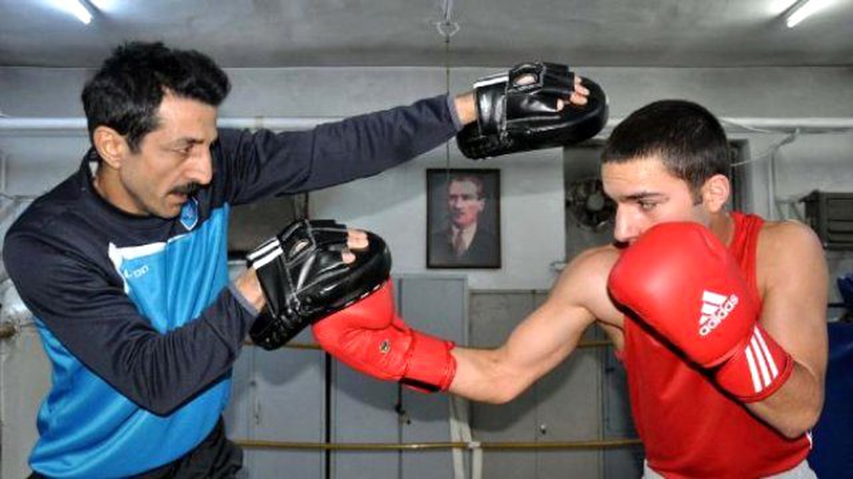 Oğlu ve Eşinin Acısıyla Küstüğü Hayata Boksla Sarıldı
