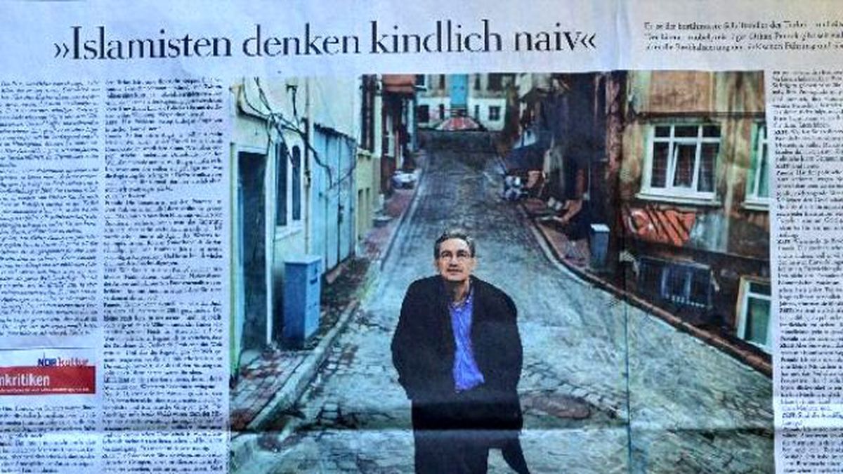 Orhan Pamuk: Tweet Nedeniyle Evlerin Aranmadığı Bir Türkiye\'de Yaşamak İstiyorum