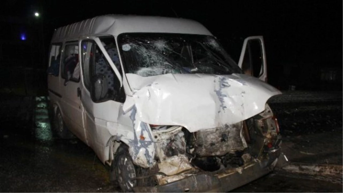 Samsun\'da Trafik Kazası: 9 Yaralı