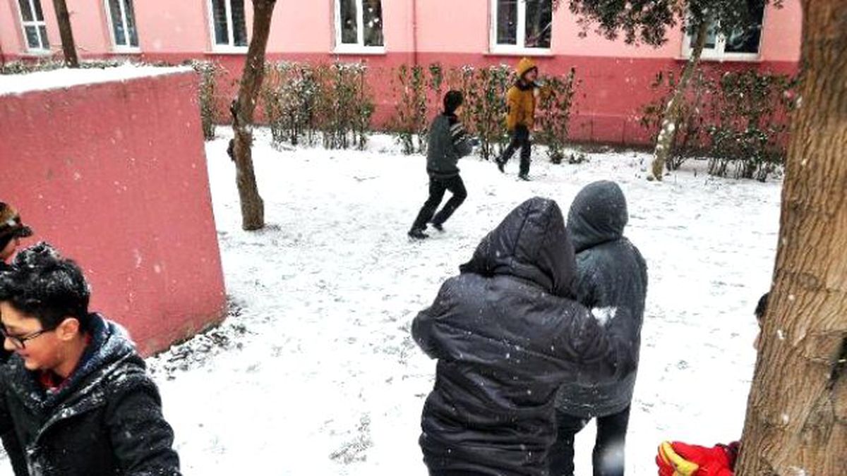 Soma\'da Taşımalı Eğitime Kar Engeli