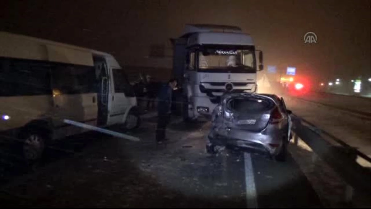 Merzifon\'da Trafik Kazası: 5 Yaralı