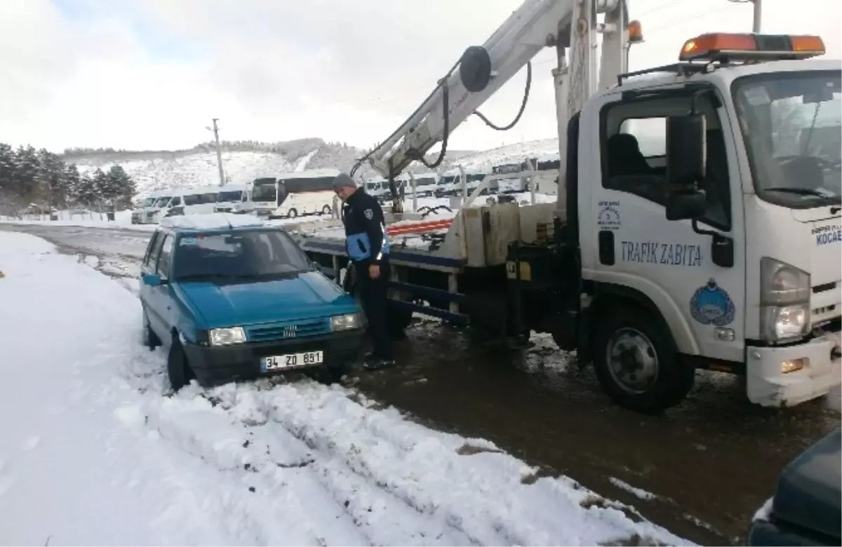 Umuttepe Yolu\'nda Zabıta Hazır Kıta