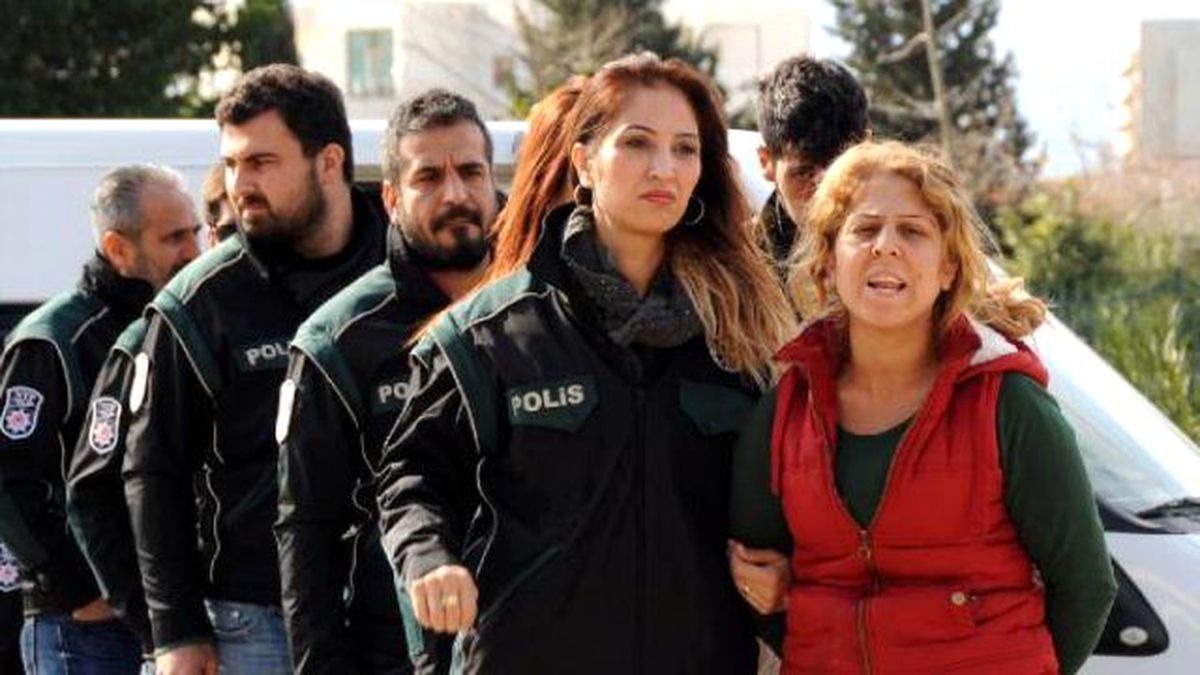 Antalya\'da Uyuşturucu Operasyonu: 8 Gözaltı