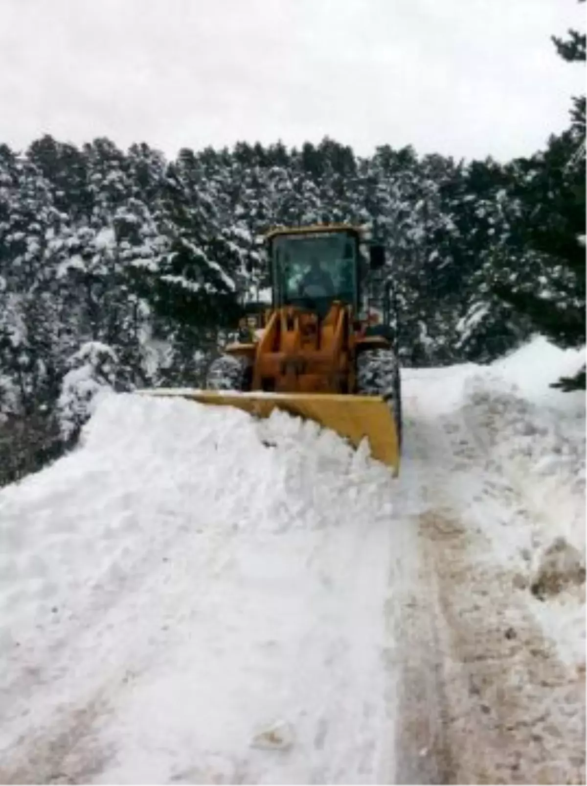 Yıldızeli\'nde 118 Köy Yolu Ulaşıma Kapandı