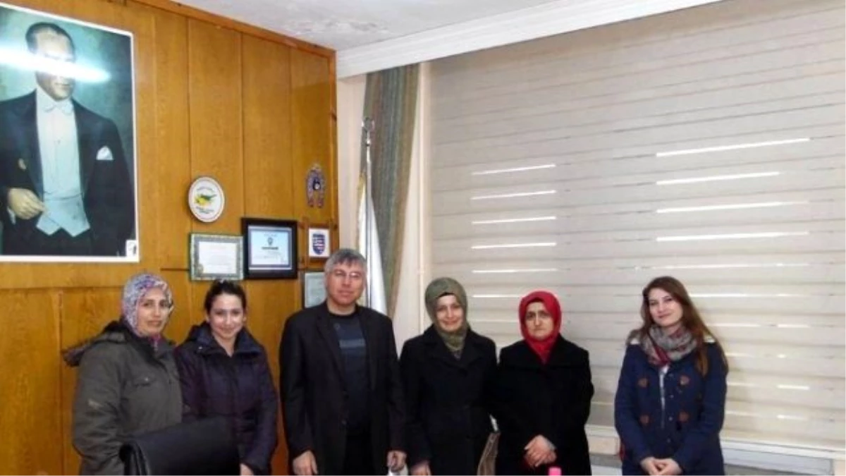 AK Parti İlçe Kadın Kolları\'dan Başkan Sayın\'a Ziyaret