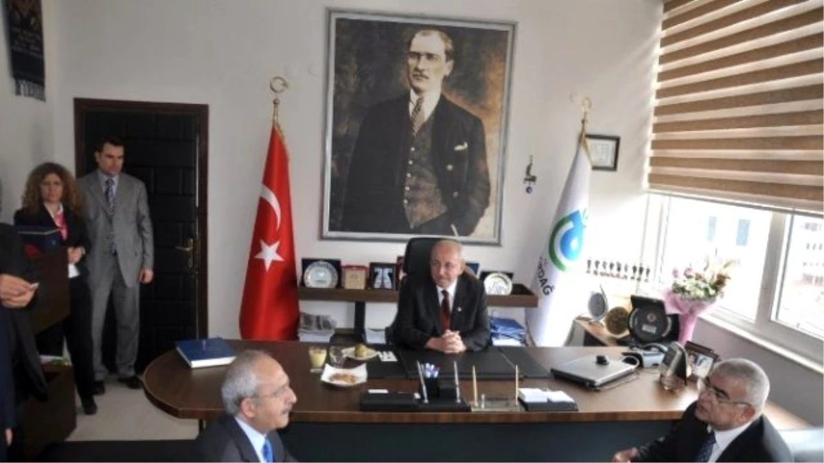 CHP Genel Başkanı Kılıçdaroğlu, Tekirdağ Büyükşehir Belediye Başkanı Kadir Albayrak\'ı Ziyaret Etti