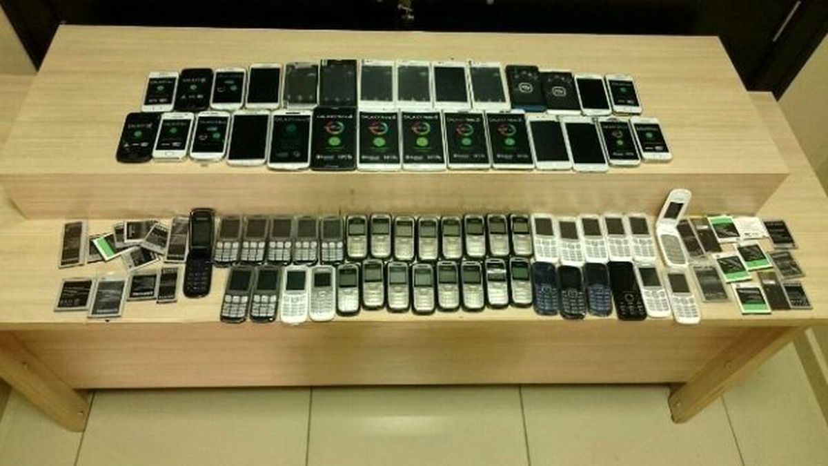 Denizli\'de Kaçak Cep Telefonu Operasyonu