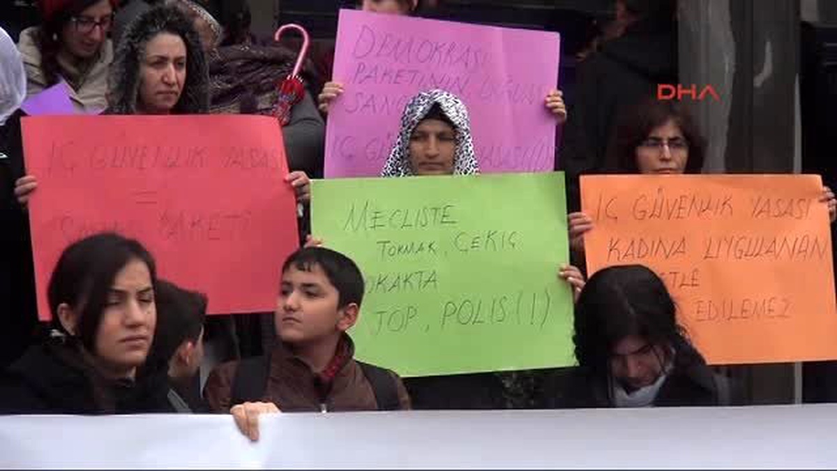 Diyarbakır Meclis\'teki Kavgaya Diyarbakırlı Kadınlardan Tepki: İrademe Dokunma