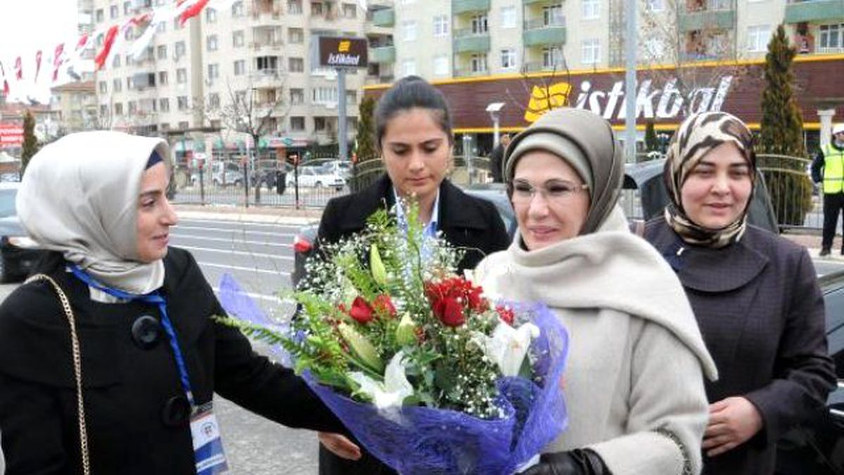 Emine Erdoğan: Özgecan\'ın Yaşadıkları İçimizden Çıkmıyor