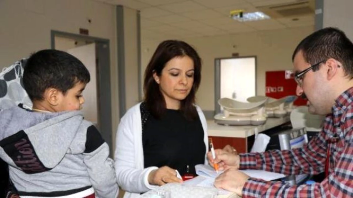 Hastanede Mülteci Hastalarla İletişimi Arapça Bilen Sekreter Sağlıyor