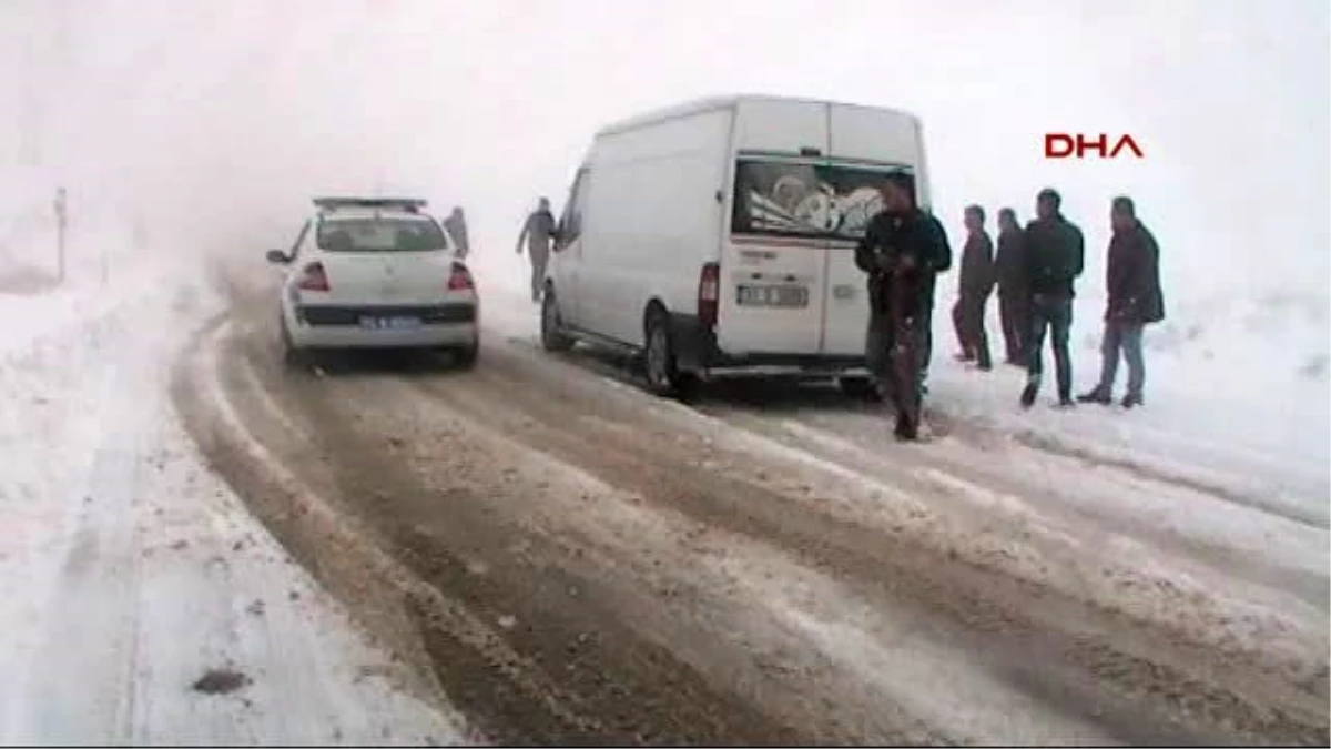 Hatay\'da Kar Yağışı Hayatı Olumsuz Etkiledi