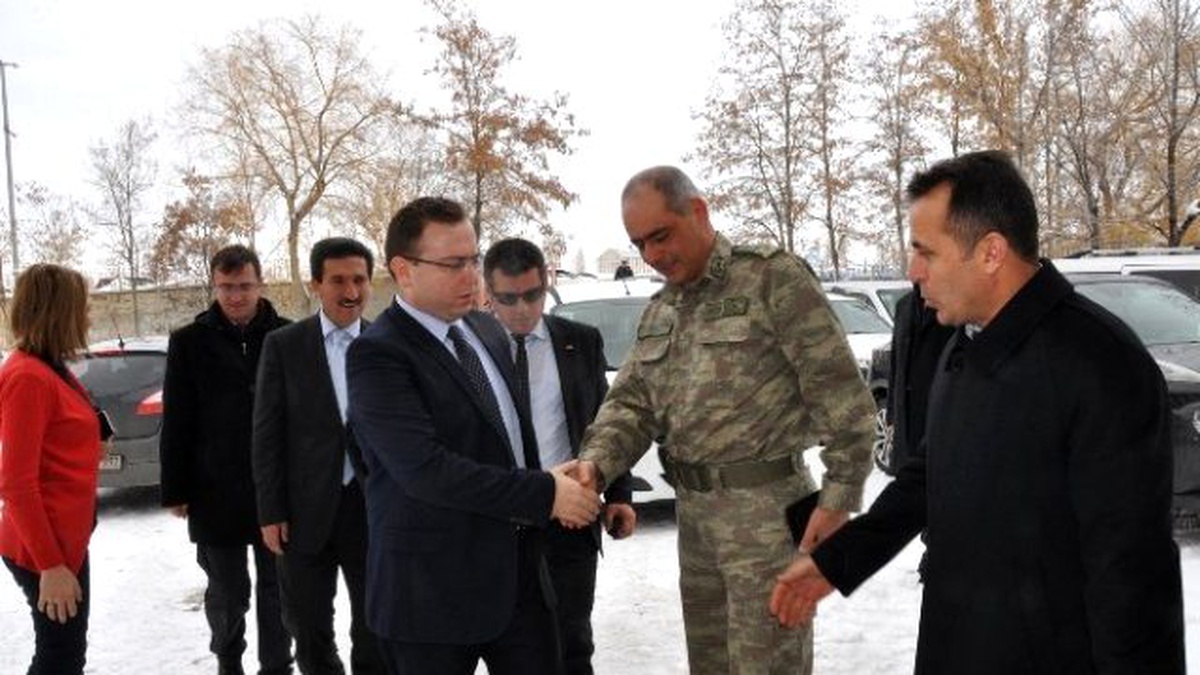 Kurum Amirleri Eleşkirt\'te Muhtarlarla Bir Araya Geldi