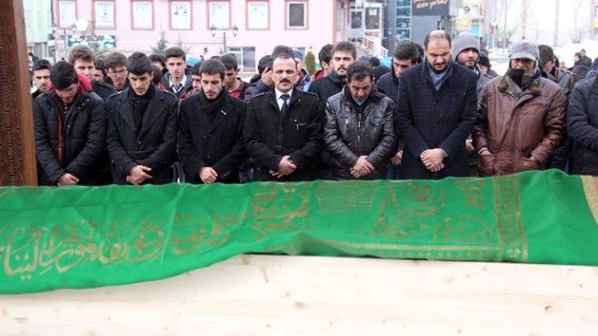 Muhsin Yazıcıoğlu'nun Annesi İçin Gıyabi Cenaze Namazı Kılındı