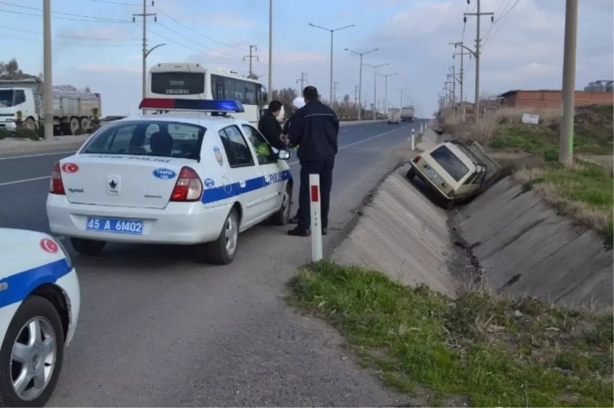 Otomobil Sürücüsü Ölümden Döndü