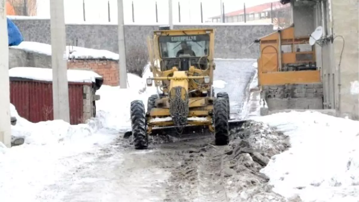 Palandöken Belediyesi\'nde Karla Mücadele Çalışmaları Sürüyor