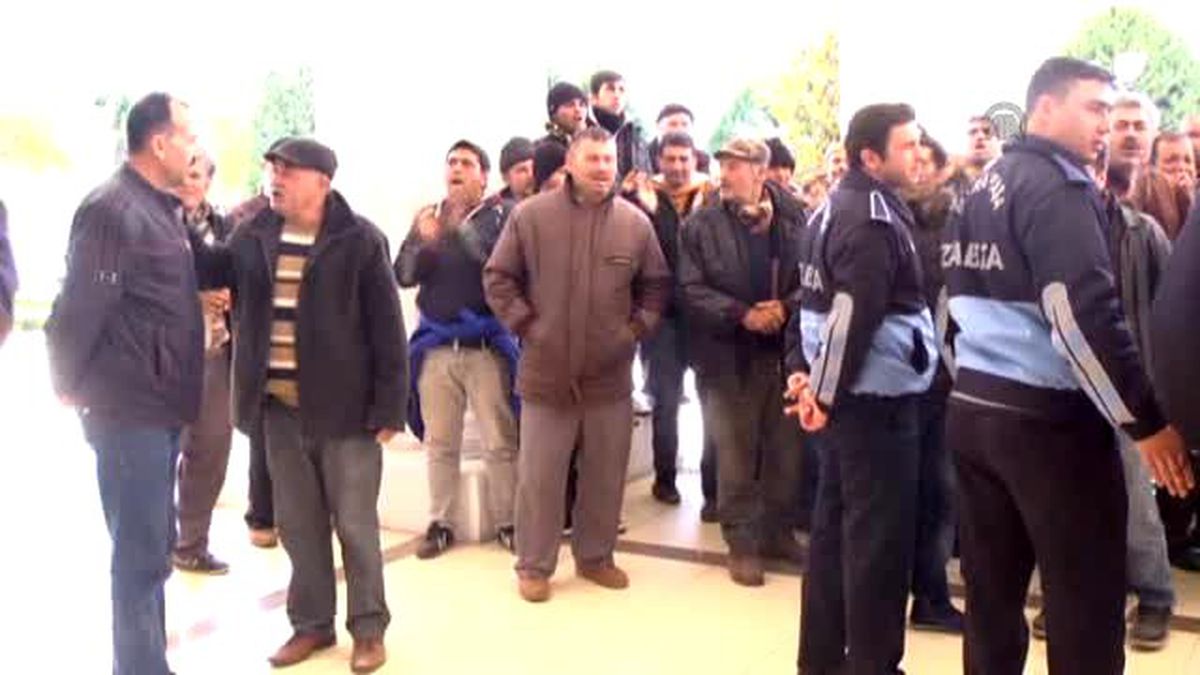 Tepki İçin Ürünlerini Sokağa Döktüler