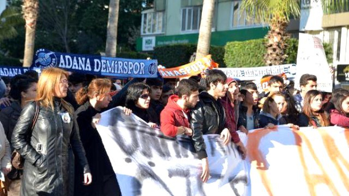 Adana\'da Özgecan Cinayetine Tepki Yürüyüşü