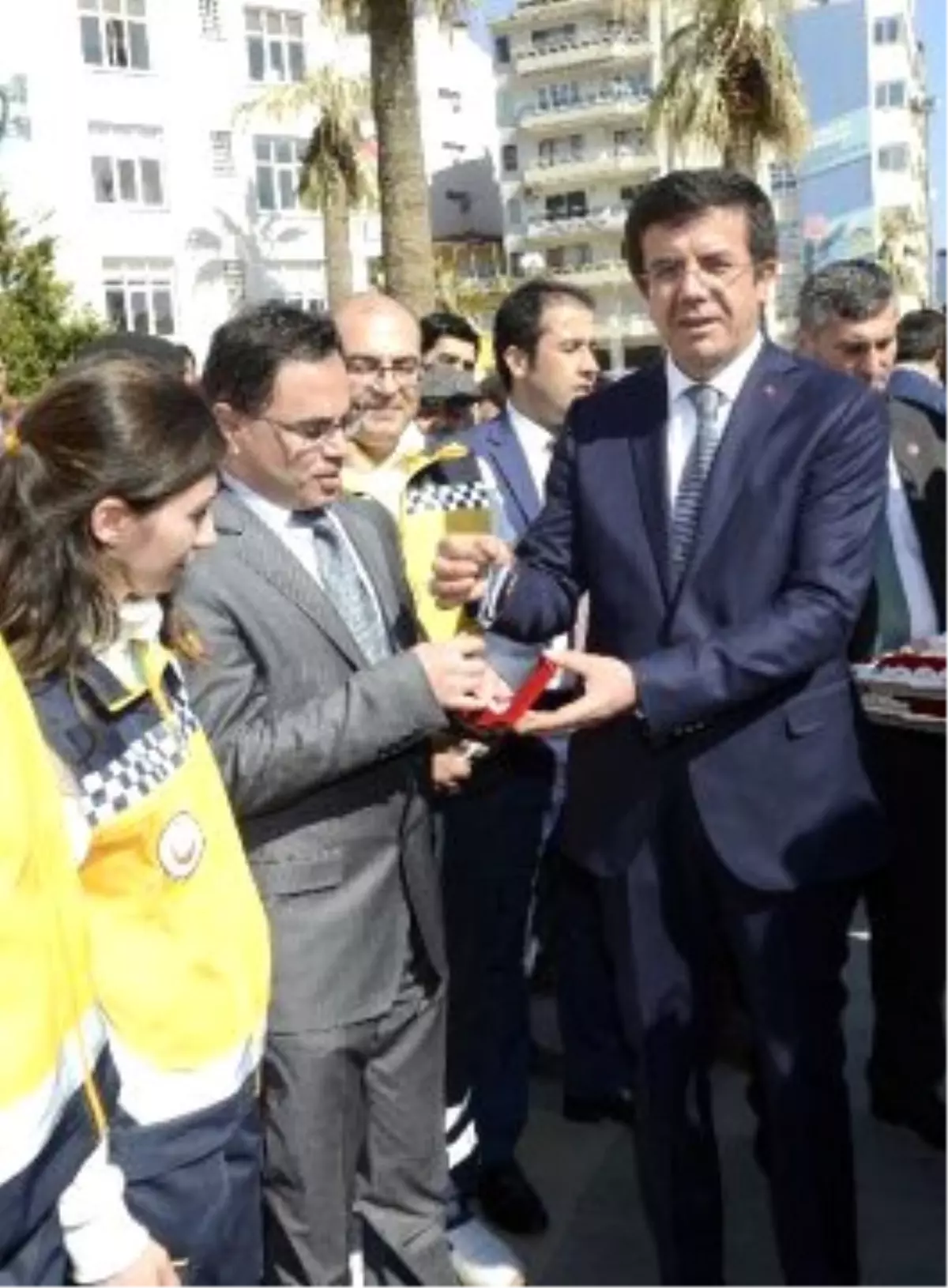 Bakan Zeybekci\'den Ege Üniversitesi Olaylarıyla İlgili Provokasyon Uyarısı