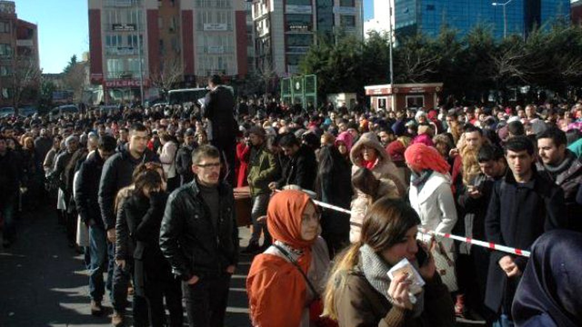 Bakırköy Adliyesi\'nde Zabıt Katipliği Sınavı Heyecanı
