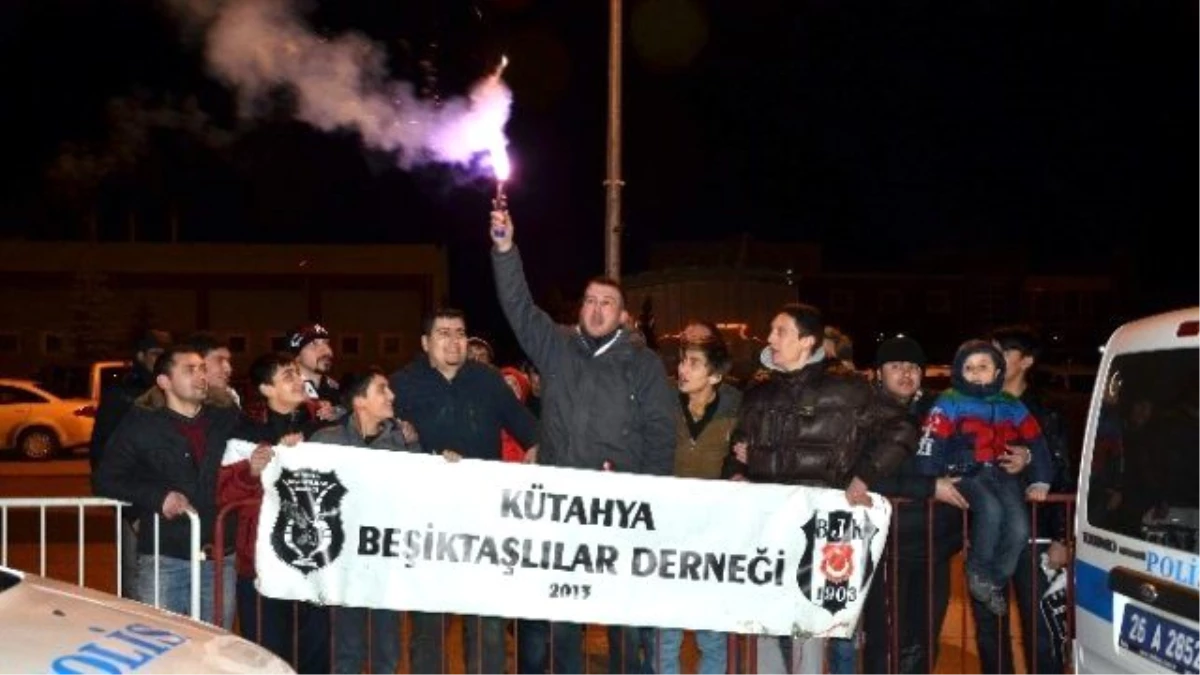 Beşiktaş Kafilesi Eskişehir\'de