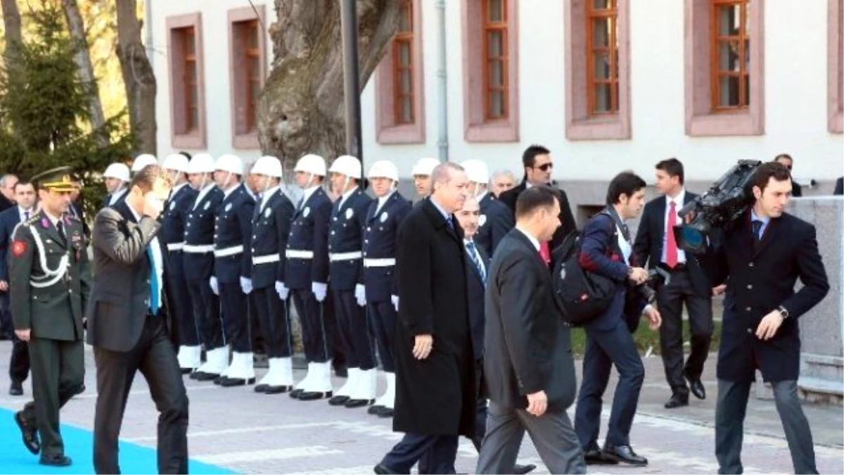 Cumhurbaşkanı Erdoğan, Malatya Valiliği ve 2. Ordu Komutanlığı\'nı Ziyaret Etti