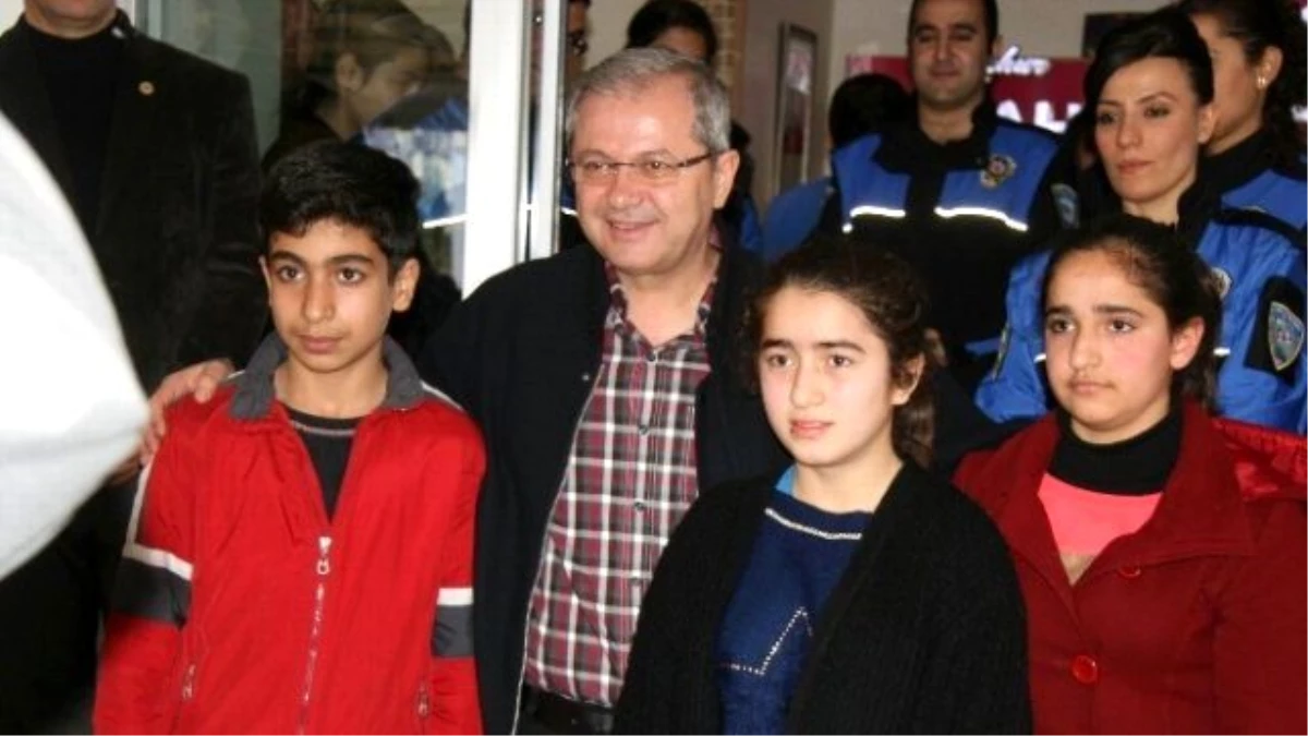 Diyarbakır Polisi Çocuklar ve Ailelerle Buluştu