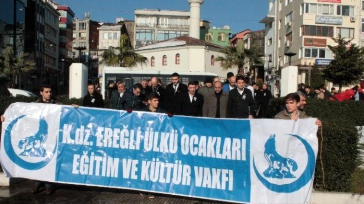 Ereğli Ülkü Ocakları, İzmir\'de Öldürülen Fırat Çakıroğlu İçin Eylem Yaptı
