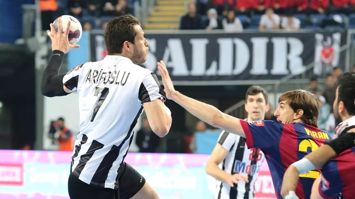 Erkekler Velux Ehf Şampiyonlar Ligi: Beşiktaş Mogaz: 25 - Barcelona: 29