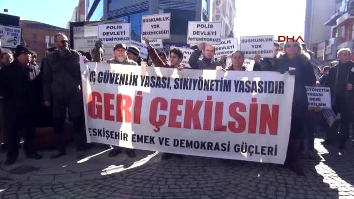 Eskişehir\'de \'İç Güvenlik Yasa Tasarısı\' Protestosu