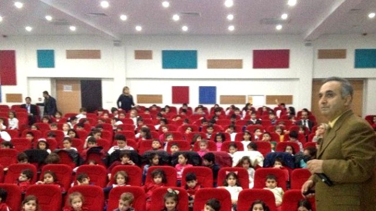 Minik Öğrencilere \'Dalgalarla Dalga Geçmeyin\' Konferansı