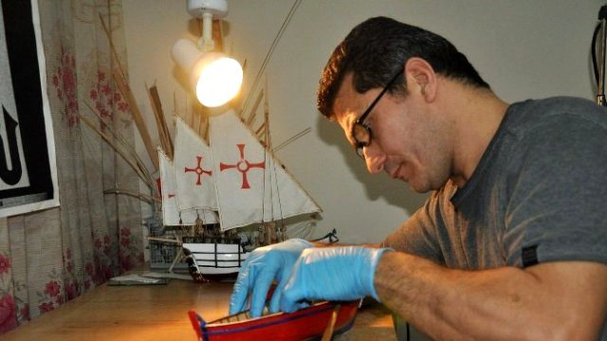 Fabrika İşçisi Sanat İçin Evini Atölyeye Çevirdi