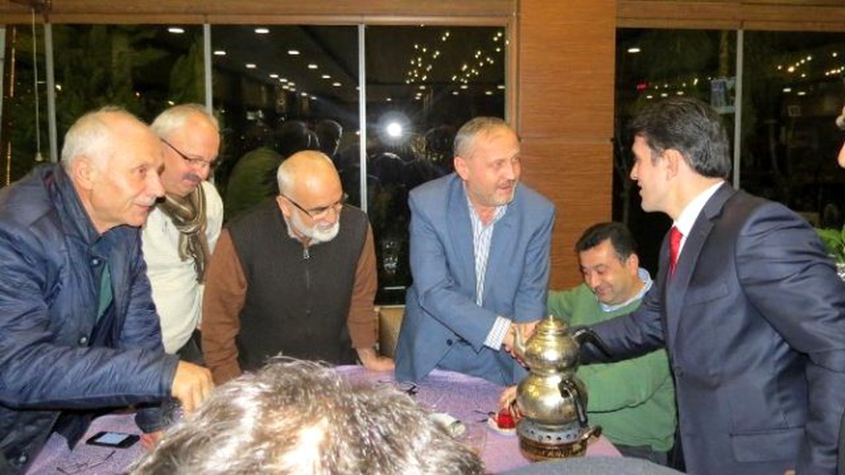 Şampiyonlar, Şampiyon Çebi\'ye Destek İçin Geldi