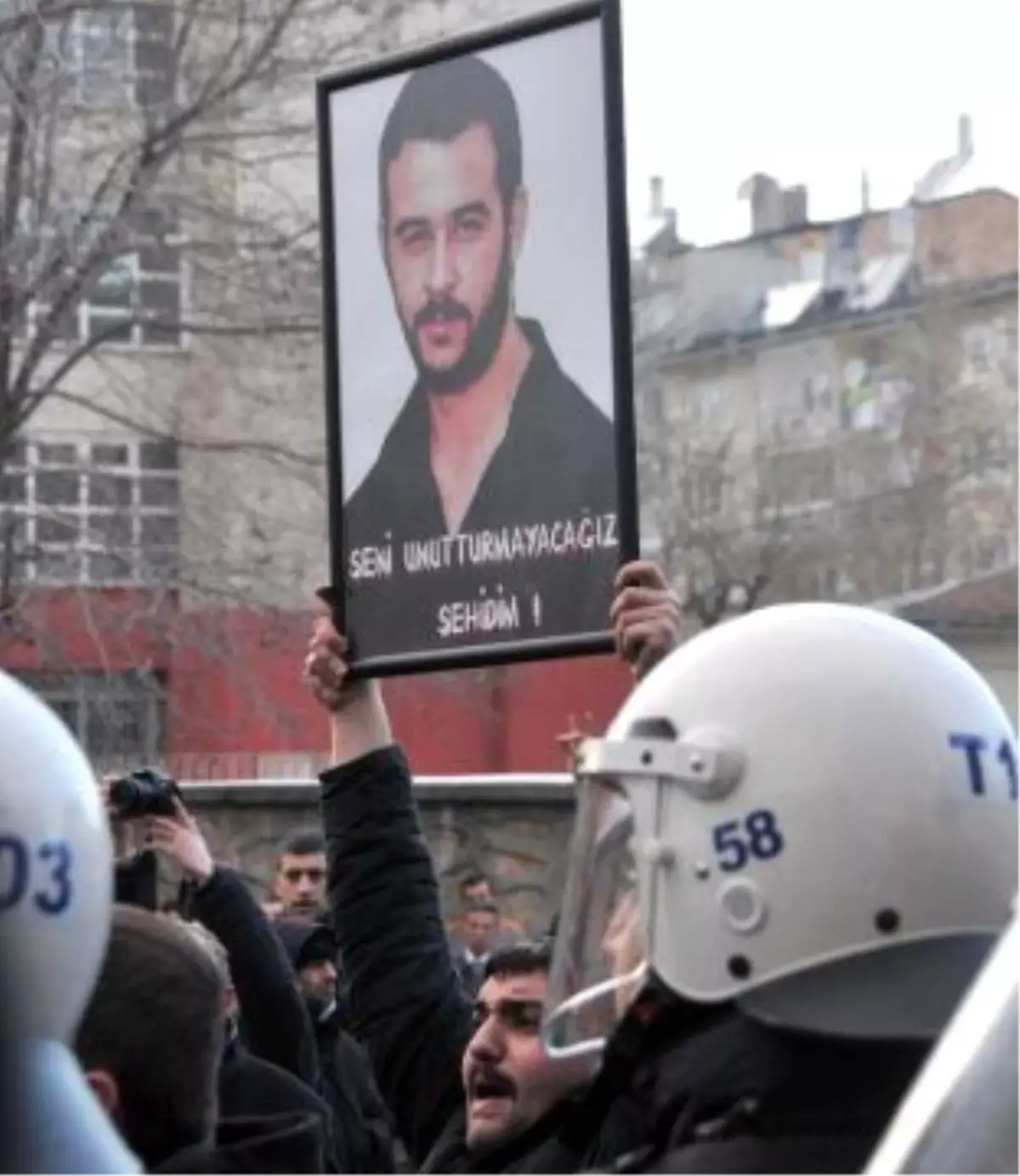 Ülkücü ve Alperenler Fırat Yılmaz Çakıroğlu Cinayetini Protesto Etti