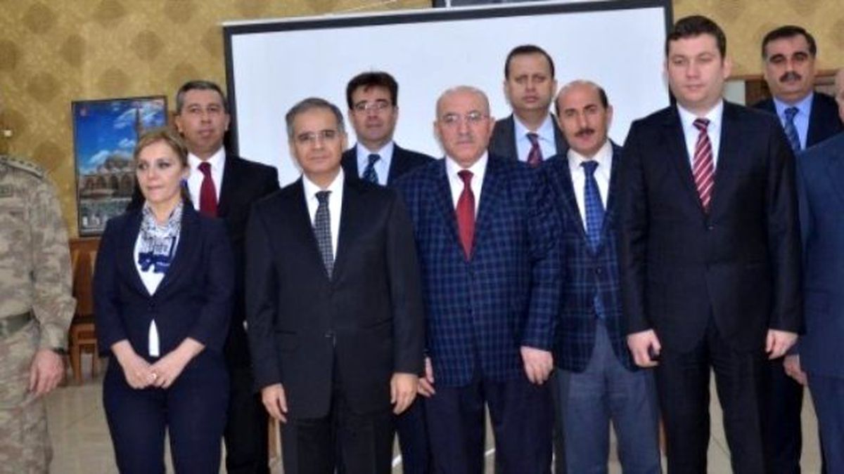 Vali Tapsız, İncelemelerine İl Milli Eğitim Müdürlüğü ile Devam Etti