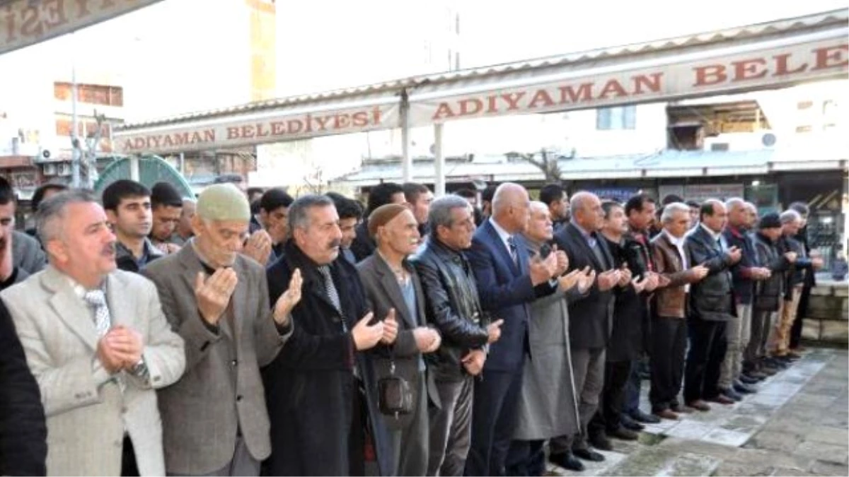 Adıyaman\'da Çakıroğlu İçin Mevlit ve Gıyabi Cenaze Namazı