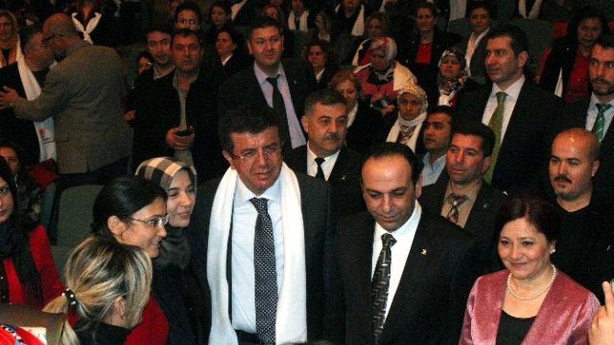 Bakan Zeybekci: "Türkiye Bir Daha Dizlerinin Üstüne Çökmeyecek"