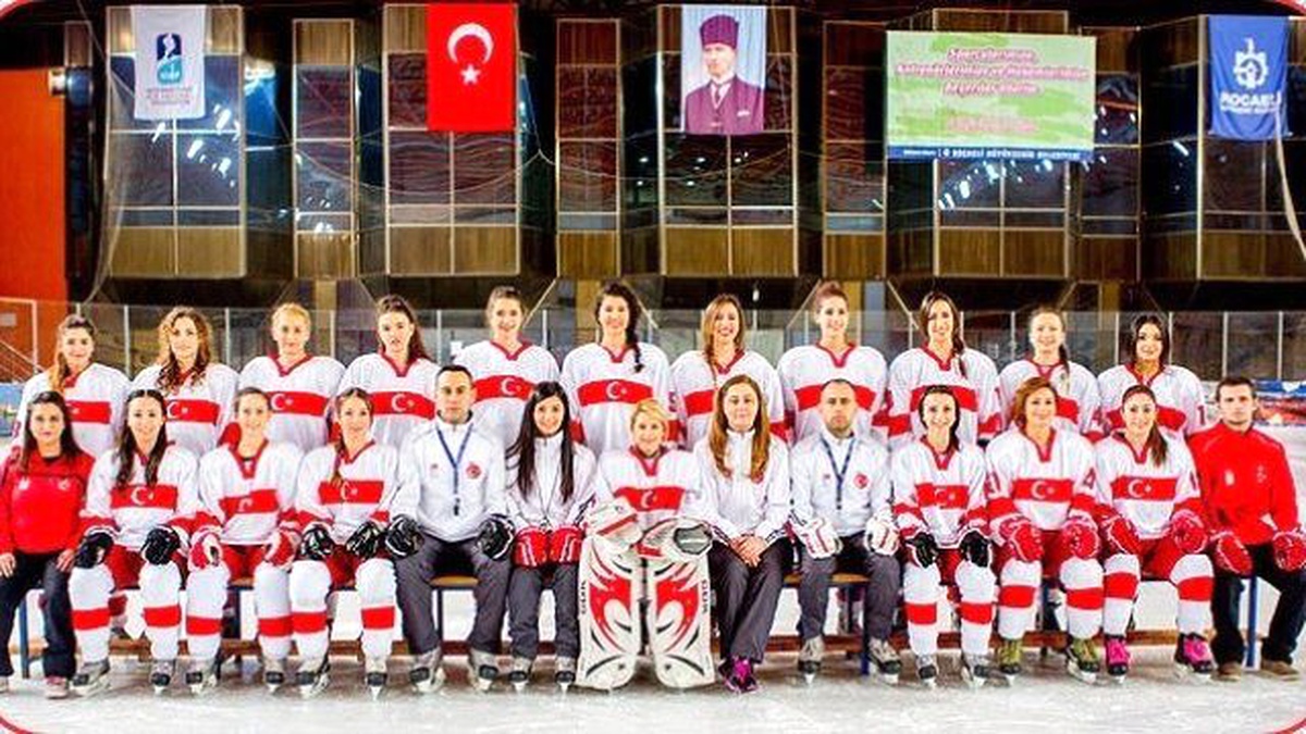 Buz Hokeyi Türkiye Kadın Milli Takımı, Hong Kong\'da Düzenlenen Şampiyonada 1. Oldu