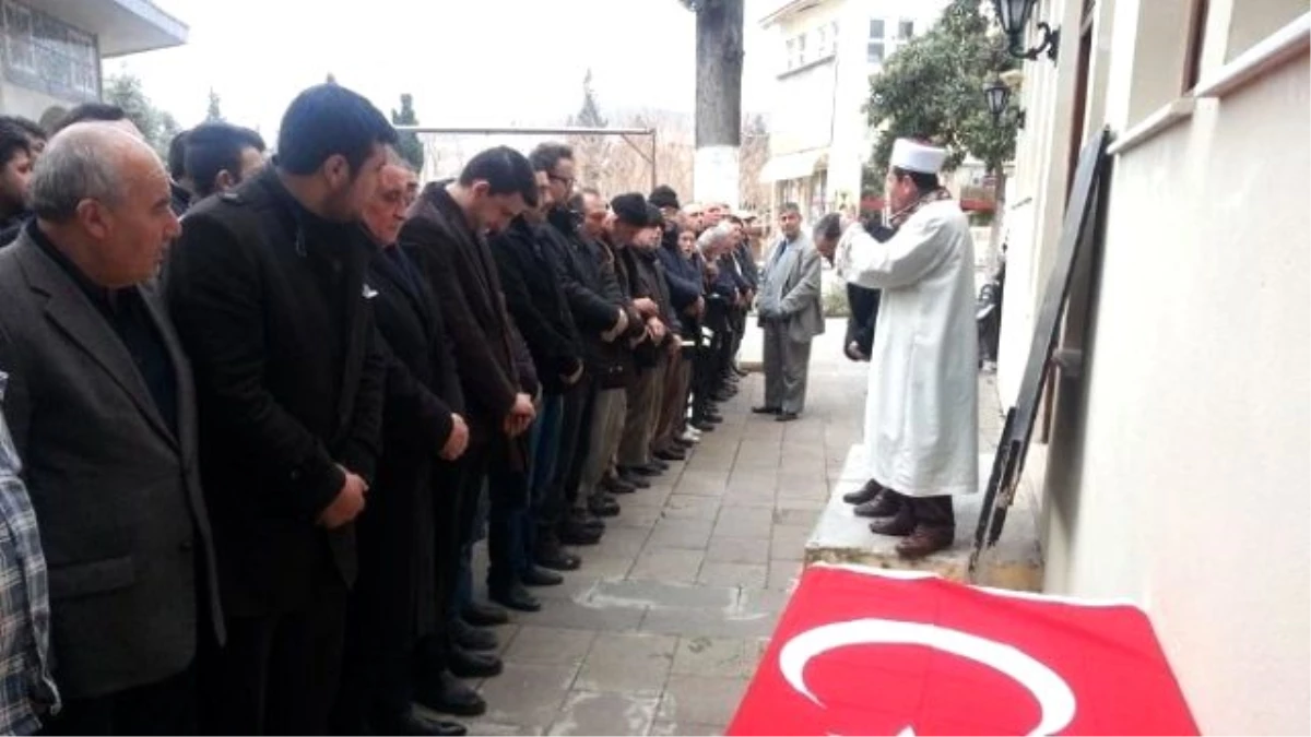 Kuşadası\'nda Fırat Yılmaz Çakıroğlu İçin Gıyabi Cenaze Namazı Kılındı