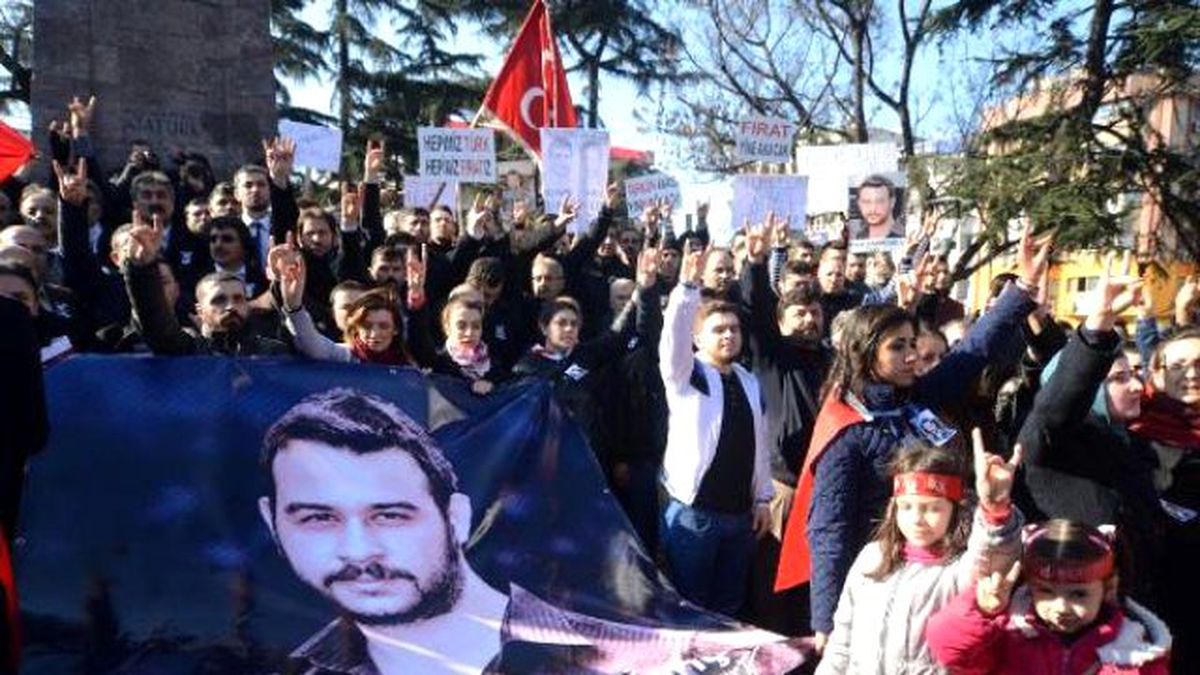 Trabzon\'da, 2 Bin Ülkücü Fırat Çakıroğlu İçin Yürüdü