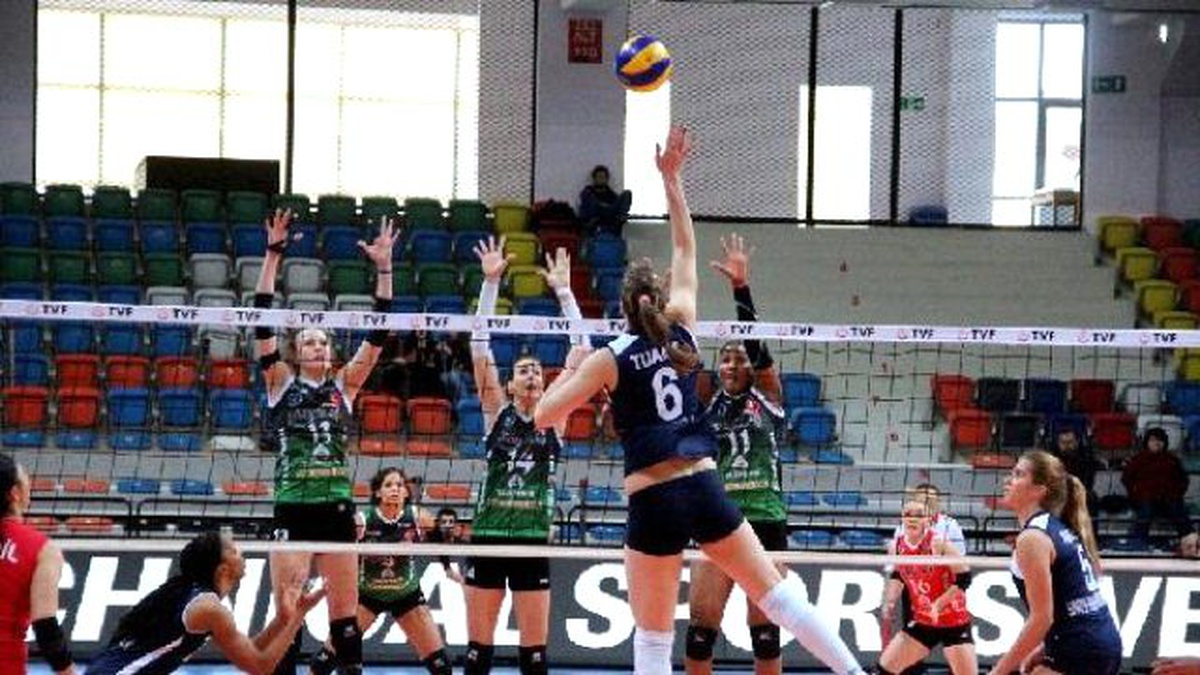 Türkiye Bayanlar 1. Voleybol Ligi\'nde 18. Hafta Maçları Oynandı