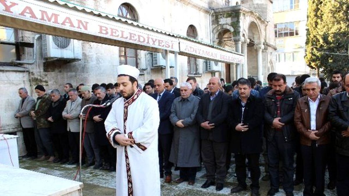 Ülkücüler Adıyaman\'da Çakıroğlu İçin Mevlit Okuttu
