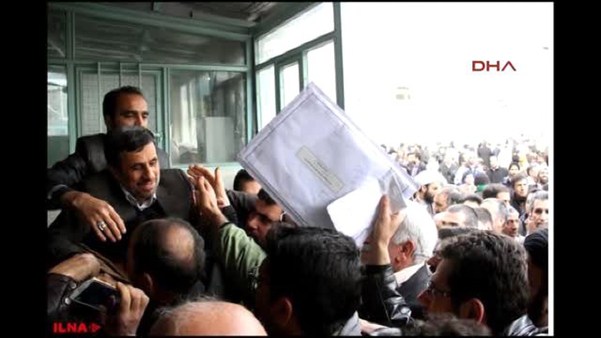 Ahmedinejad Vefat Eden Annesi İçin Taziye Merasimi Düzenledi