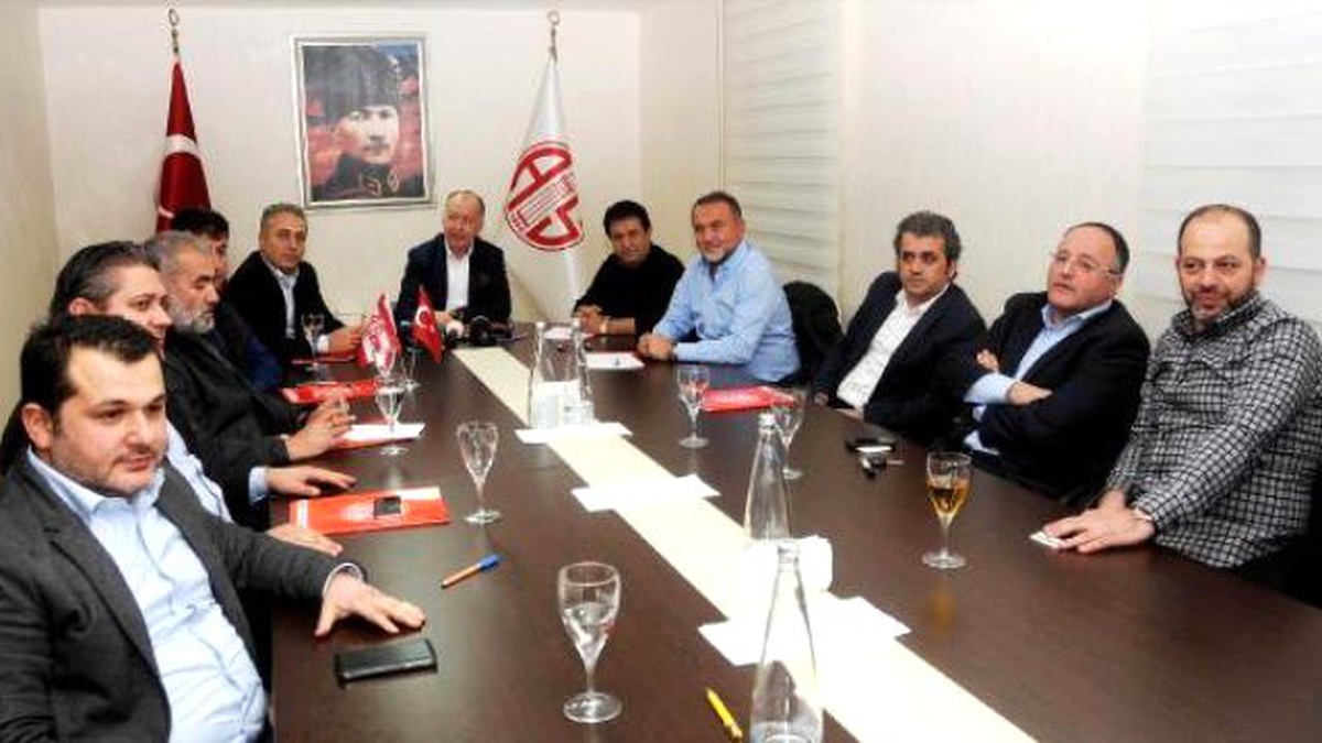 Antalyaspor\'da Hami Mandıralı Görevden Alındı