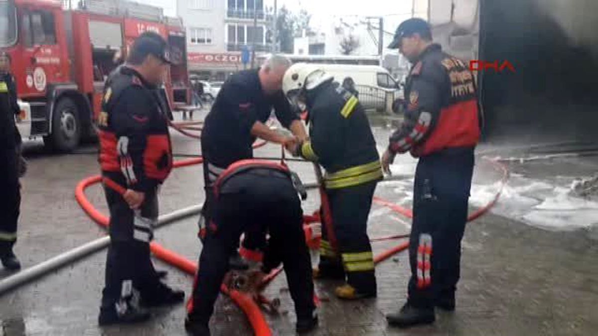 Aydın\'da Sünger Deposunda Korkutan Yangın